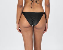 Charger l'image dans la galerie, Model Back: Rio De Sol Bas Bottom Shimmer-Black Ibiza-Comfy
