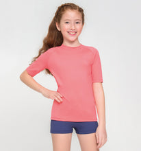 Charger l'image dans la galerie, Model Front: Uv Line T-Shirt T-Shirt Uvpro Kids Coral Upf50+
