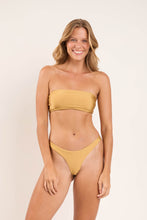 Charger l'image dans la galerie, Model Front: Rio De Sol Haut Top Fluity-Dourado Bandeau-Reto
