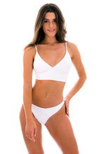 Charger l'image dans la galerie, Model Front: Rio De Sol Ensemble Set Cotele-Branco Tri-Tank Comfy

