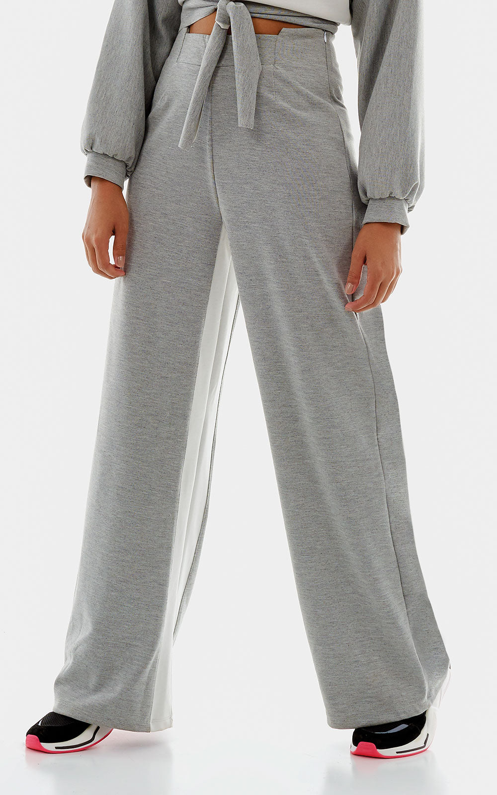 Model Front: Alto Giro Fitness Bas Calca Bicolore Pantalona Cinza