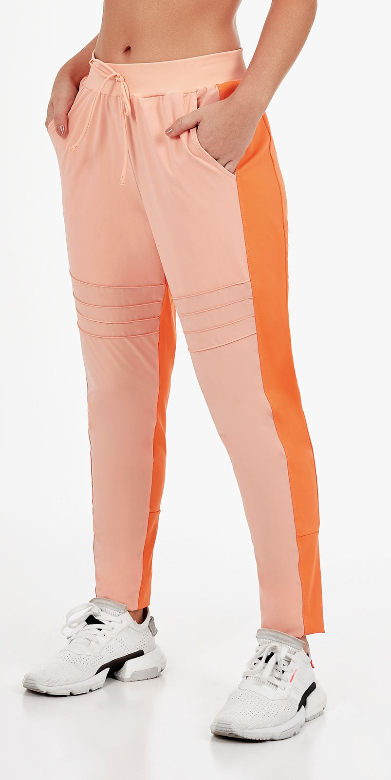 Model Front: Alto Giro Fitness Bas Calca Jogging Up Co2 Recortes Laranja