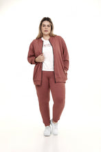 Charger l&#39;image dans la galerie, Model Front: Alto Giro Fitness Haut Jaqueta Melange Plus Rosa Hug

