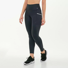 Charger l&#39;image dans la galerie, Model Front: Alto Giro Fitness Bas Legging Hyper Com Laser Lateral Preto
