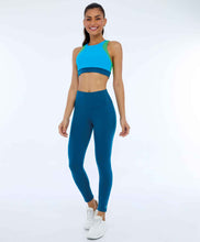 Charger l&#39;image dans la galerie, Model Front: Alto Giro Fitness Bas Legging Supplex Com Laser No Cos Verde Deep
