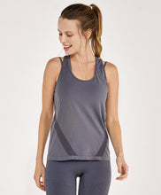 Charger l&#39;image dans la galerie, Model Front: Alto Giro Fitness Haut Regata Sem Costura Grafite
