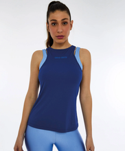 Charger l&#39;image dans la galerie, Model Front: Alto Giro Fitness Haut Regata Skin Fit Alcas Duplas Azul Sodalite
