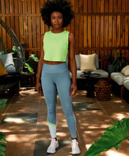 Charger l&#39;image dans la galerie, Image 02: Alto Giro Fitness Haut Regata Skin Fit Cropped Refletivo Verde Sharp
