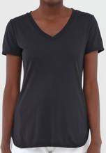 Charger l&#39;image dans la galerie, Image 02: Alto Giro Fitness Haut T-Shirt Skin Fit Alongada Gola V Preto
