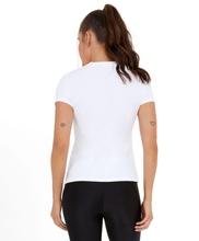 Charger l&#39;image dans la galerie, Model Back: Alto Giro Fitness Haut T-Shirt Skin Fit Make It Fun Branco Optico
