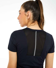Charger l&#39;image dans la galerie, Model Back: Alto Giro Fitness Haut T-Shirt Skin Fit Recortes Com Refletivos Preto
