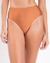 Charger l&#39;image dans la galerie, Bottom Nocciola Hotpants
