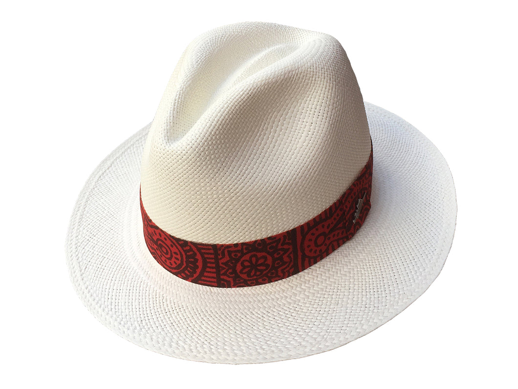 Model Front: De Punta En Blanco Chapeau Panama Classic Mandala White