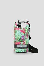 Charger l&#39;image dans la galerie, Model Front: Feelfree Sac De Plage Dry Tube 1,5L Tropical Harmony Mint
