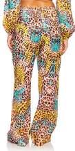 Charger l&#39;image dans la galerie, Model Back: Luli Fama Pantalon De Plage Bottom Flare Diosa Salvaje
