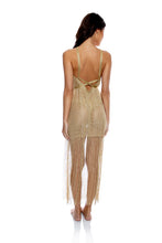 Charger l&#39;image dans la galerie, Model Back: Luli Fama Vêtement De Plage Cross Halter Long Fringe Dress Gold Rush
