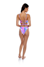Charger l&#39;image dans la galerie, Model Back: Luli Fama Une Pièce Strappy Cut Out Blue Pink
