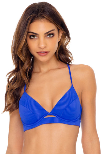 Model Front: Luli Fama Haut Top High Blue My Mind Orillas