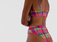 Charger et lire la vidéo dans la visionneuse de la Galerie, Video: Rio De Sol Ensemble Set Tulip-Garden Bandeau-Reto Hotpant-Cos
