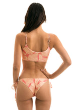 Charger l&#39;image dans la galerie, Model Back: Rio De Sol Ensemble Banana Rose Bra

