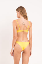 Charger l&#39;image dans la galerie, Model Back: Rio De Sol Bas Bottom Amarelo Cheeky-Crispy
