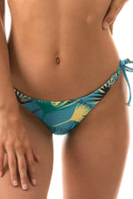Charger l&#39;image dans la galerie, Gallery: Rio De Sol Bas Bottom Flower Geometric Transp Comfort
