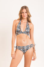 Charger l&#39;image dans la galerie, Model Front: Rio De Sol Bas Bottom Ikat Madrid
