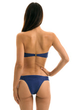 Charger l&#39;image dans la galerie, Model Back: Rio De Sol Bas Bottom Kiwanda Denim Bandeau
