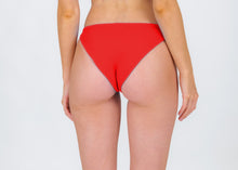 Charger l&#39;image dans la galerie, Model Back: Rio De Sol Bas Bottom Rouge Essential-Comfy
