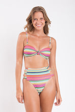Charger l&#39;image dans la galerie, Model Front: Rio De Sol Bas Bottom Supercolor Highwaist-Spin
