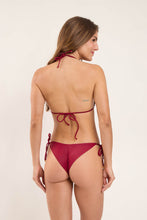 Charger l&#39;image dans la galerie, Model Back: Rio De Sol Bas Bottom Touch-Carmim Cheeky-Tie
