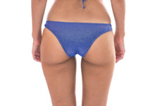 Charger l&#39;image dans la galerie, Model Back: Rio De Sol Bas Calcinha Radiante Azul Marinho Cropped
