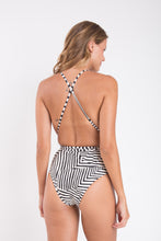 Charger l&#39;image dans la galerie, Model Back: Rio De Sol Une Pièce Collage New Vegas
