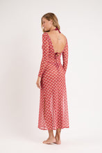 Charger l&#39;image dans la galerie, Model Back: Rio De Sol Vêtement De Plage Floral-Scales Dress Lucy

