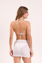 Charger l&#39;image dans la galerie, Model Back: Rio De Sol Jupe De Page Memphis-White Mini Skirt Ruched
