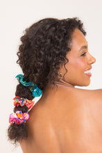 Charger l&#39;image dans la galerie, Image 02: Rio De Sol Chouchou Rain Scrunchie
