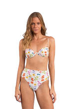 Charger l&#39;image dans la galerie, Model Front: Rio De Sol Ensemble Set Countryside Kyra Hotpants
