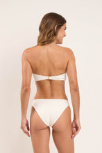 Charger l&#39;image dans la galerie, Model Back: Rio De Sol Ensemble Set Sand-Chantilly Sara Essential-Comfy
