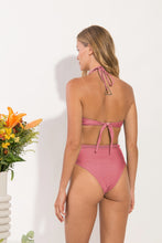 Charger l&#39;image dans la galerie, Model Back: Rio De Sol Ensemble Set Shimmer-Confetti Twist Belted-High-Waist
