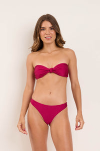 Model Front: Rio De Sol Ensemble Set Shimmer-Desejo Bandeau-Joy Essential