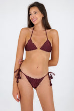 Charger l&#39;image dans la galerie, Model Front: Rio De Sol Haut Top Barolo Frufru
