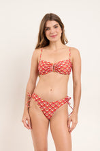 Charger l&#39;image dans la galerie, Model Front: Rio De Sol Haut Top Floral-Scales Sara
