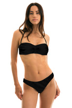 Charger l'image dans la galerie, Model Front: Rio De Sol Haut Top Preto Bandeau-Pli
