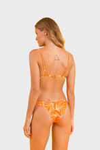 Charger l&#39;image dans la galerie, Model Back: Rio De Sol Haut Top Trail-Orange Tri-Fixo
