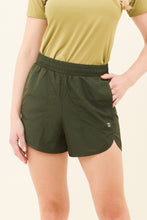 Charger l&#39;image dans la galerie, Short Race Verde Militar UPF50+
