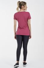 Charger l&#39;image dans la galerie, T-Shirt Skin Fit Alongada Rosa
