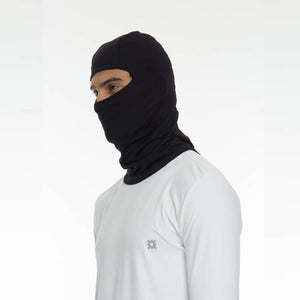 Model Front: Uv Line Chapeau Legionnaire Black Balaclava Upf50+