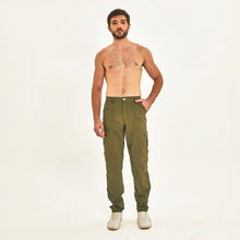 Charger l&#39;image dans la galerie, Model Front: Uv Line Fitness Bas Chelsea Verde Militar Upf50+
