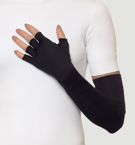 Model Front: Uv Line Gants Extra Long Glove Preto Upf50+