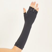 Charger l&#39;image dans la galerie, Model Back: Uv Line Gants Long Gloves Fpu50+ Black Uv
